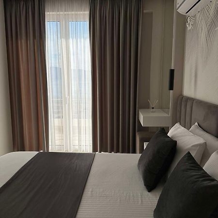 Sea View Apartment Luxury Vlorë Eksteriør bilde