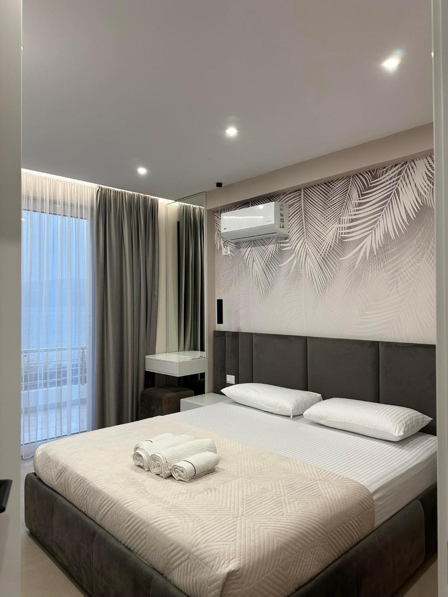 Sea View Apartment Luxury Vlorë Eksteriør bilde