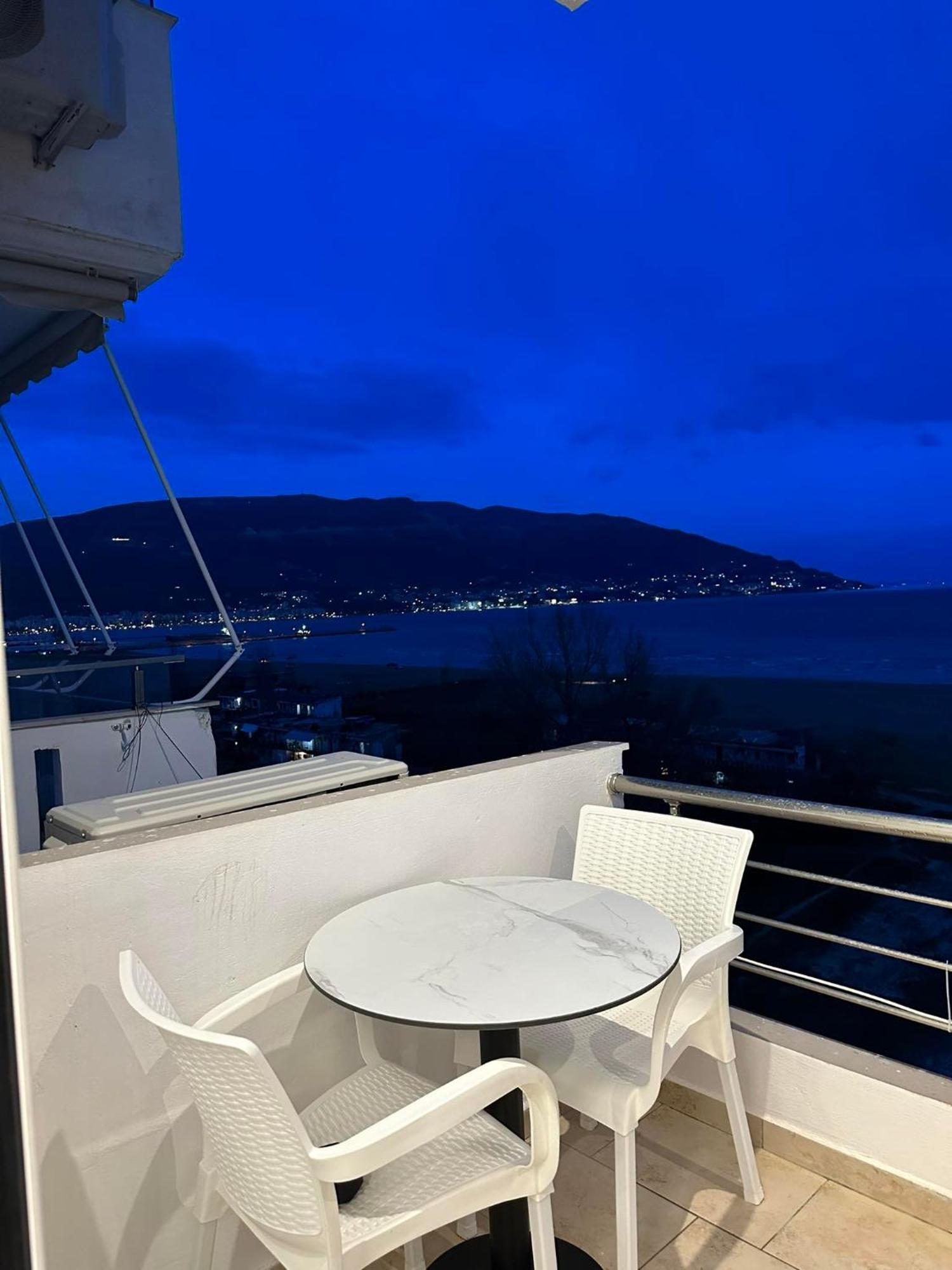 Sea View Apartment Luxury Vlorë Eksteriør bilde