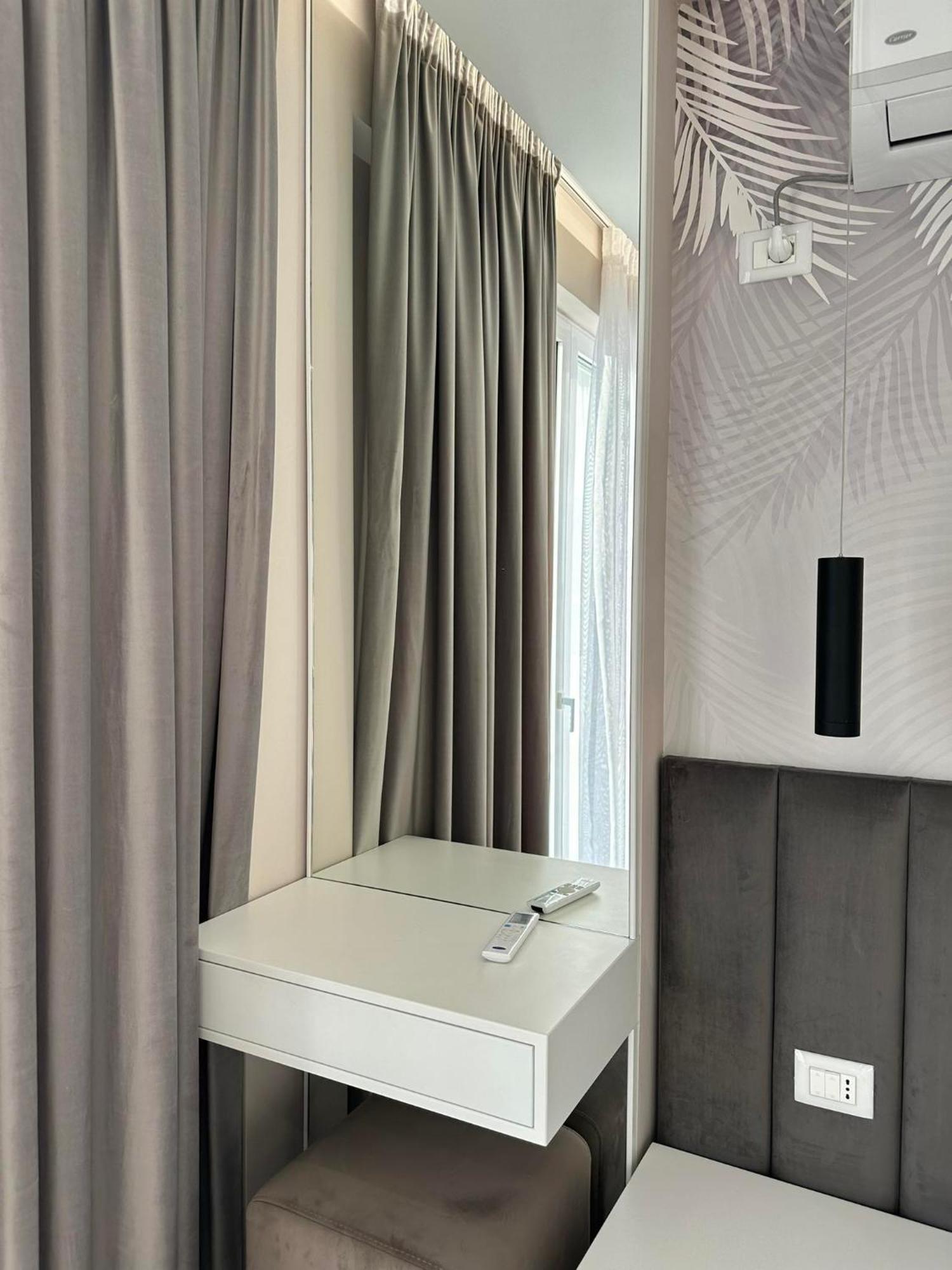 Sea View Apartment Luxury Vlorë Eksteriør bilde