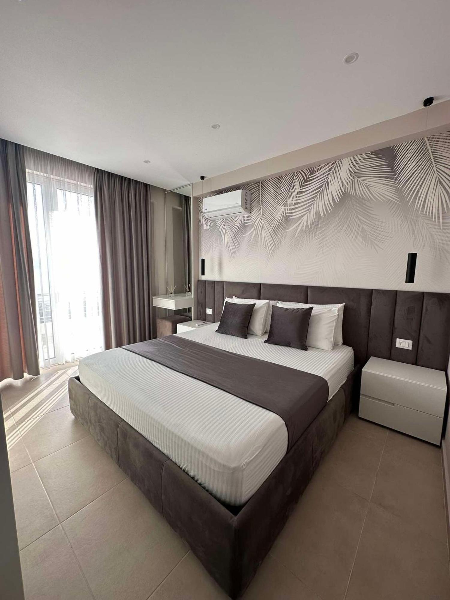 Sea View Apartment Luxury Vlorë Eksteriør bilde